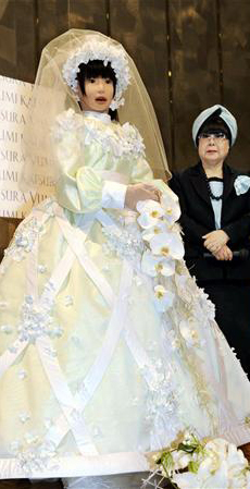 HRP-4C robot in wedding dress -- 