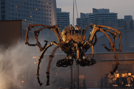 La Machine's mechanical spider in Yokohama -- 